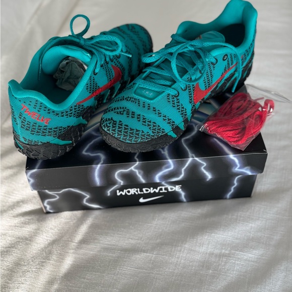 Nike Boys JA 3 Sneakers *NEW* - Picture 3 of 6